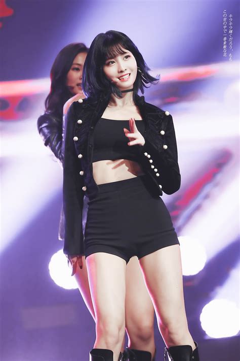 15 Times Twices Momo Showed Off Her Stunning Body Proportions Kpoplover