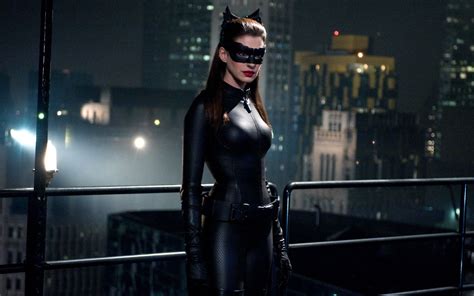 Anne Hathaway Catwoman First Look At Anne Hathaway As Catwoman Movies Empire Catwoman In