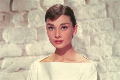 Waten Manhattan Krieger Audrey Hepburn Face Mask Reisender Kaufmann