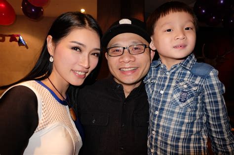 Chia gained exposure after being a finalist in the 2004 guess watches timeless beauty contest, which was a. Kee Hua Chee Live!: AMBER CHIA CELEBRATES 34TH BIRTHDAY AT ...
