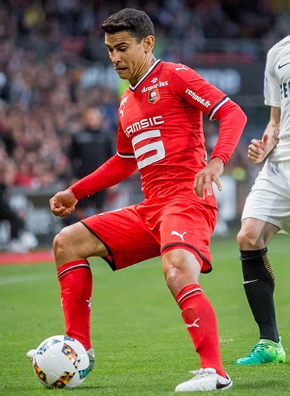 Suivez toute l'actu du football en direct : Stade Rennais les nouveaux maillots foot Rennes 2018