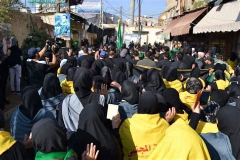 أبو الحسن علي السجّاد بن الحسين بن علي بن أبي طالب، المعروف أيضًا بلقب زين العابدين ، (ولد يوم 5 شعبان 38 هـ في المدينة المنورة وتوفي فيها في 25 محرم من سنة 95 هـ) هو رابع أئمة الشيعة بكل طوائفهم. بالصور .. عاشوراء الامام الحسين عليه السلام في منطقة وحرم ...