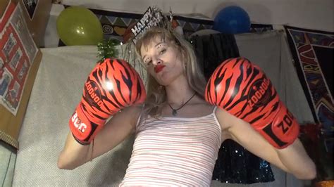 Cute College Gal Going Naughty New Years Boxing Mkv