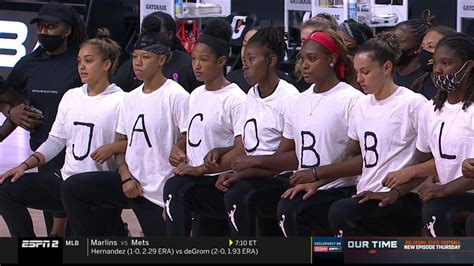 Wnba Players Link Arms Take A Knee This Is Powerful Wnba Players