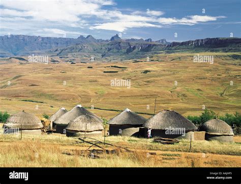 Traditional Zulu House High Resolution Stock Photography And Images Alamy