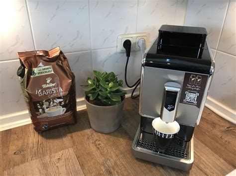 Das modell esperto caffè von tchibo ist ein kaffeevollautomat der sich im unteren preissegment befindet. Tchibo_Esperto_Caffe_Kaffeevollautomat_Test_Testbericht ...