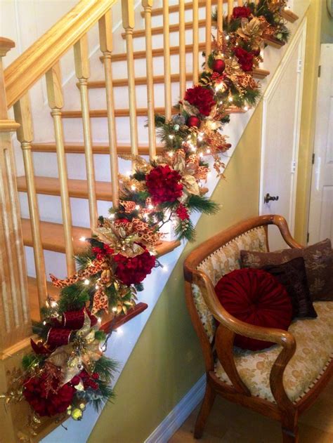 Planning for christmas is a really big deal to some tinsel is one of the more fun christmas decorations. 25 Ideas for Christmas Staircase Decorations