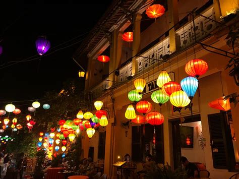 The Lantern Festival In Hoi An This Happens During The Full Moon