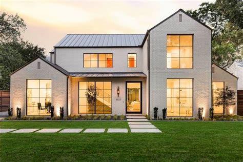 33 Pretty Farmhouse Exterior Design Ideas For Any Home Modern