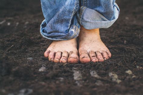 Is Going Barefoot Healthier For Your Kids