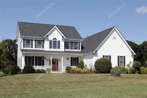 White Suburban Home — Stock Photo © Lmphot 8711351