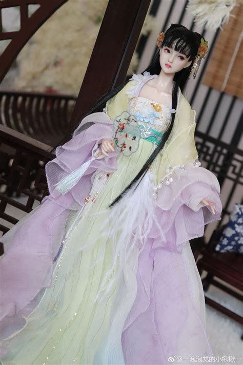 Pin By นริศรา ศรีเมฆ On หญิงใหญ่ Victorian Dress China Dolls Ball