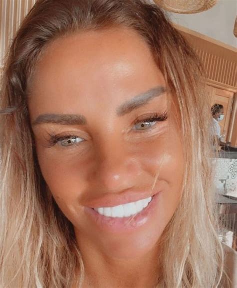 Katie Price Shares Make Up Free Selfie As She Glows During