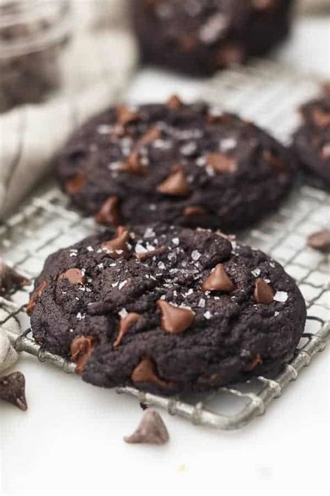 They're super quick to throw together, only taking 20 minutes to. Double Chocolate Chip Cookies - Beyond Frosting