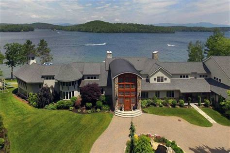 This Stunning Home In New Hampshire Is A Slice Of Lakeside Heaven