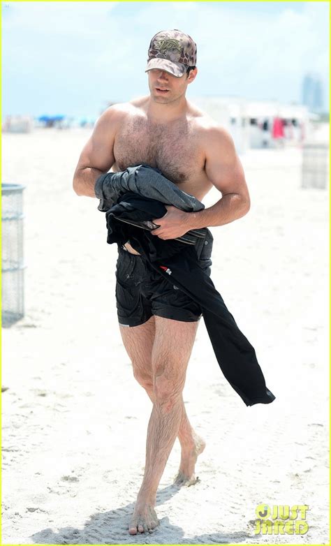 Henry Cavill Bares His Buff Superman Body At The Beach Photo