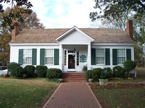 Helen Kellers Birth House Tuscumbia Alabama Sweet Home Alabama
