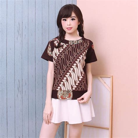 Model Baju Batik Kerja Atasan Wanita Terbaru