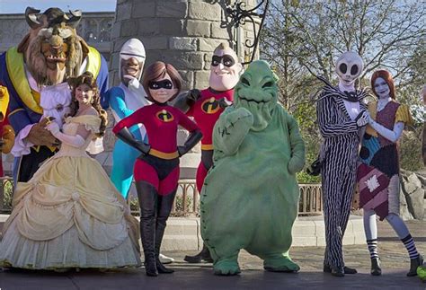 Interactive Image 360 Degrees Of Disney Characters At Disney Parks