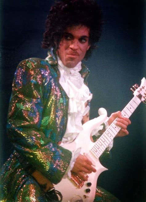 Baddest Pics Of Prince Playing Guitar Handsome Prince Prince