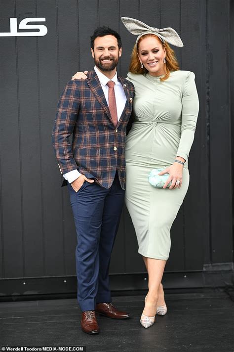 Married At First Sights Jules Robinson Shows Off Her Sensational Curves In Fitted Mint Dress