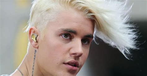 Justin Bieber Shows Off Shocking Platinum Blonde Hairstyle During Us Tv