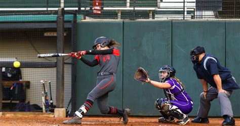 Georgia Softball Looks For Series Win At No 10 Kentucky After Epic Comeback