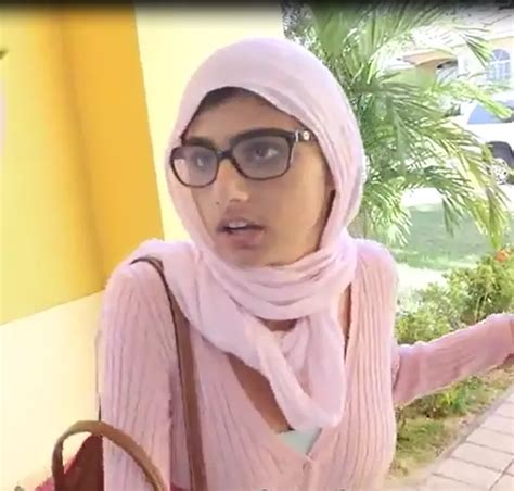 pornhub star mia khalifa reveals she received death threats from isis over x rated hijab scene