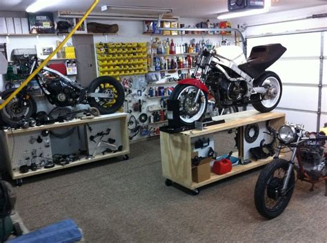 A motorcycle lift should be not only durable but easy to use and gentle on your bike, too. Rolling motorcycle work bench. Could be made to roll under ...