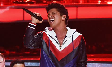 Bruno Mars Performs ‘thats What I Like At Grammys 2017 Watch Now