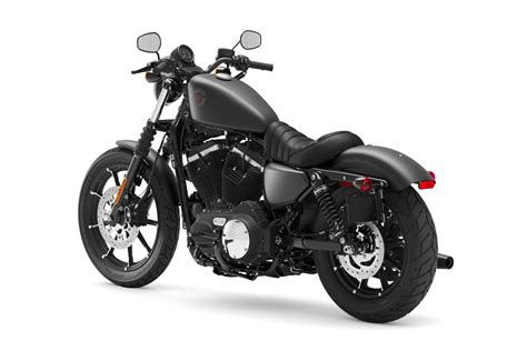 It's a sportier motorcycle with a strong engine and some badass styling. Harley-Davidson 883 Iron 2020 - цена (новая) и технические ...