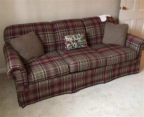 Broyhill Sleeper Sofa With 3 Throw Pillows