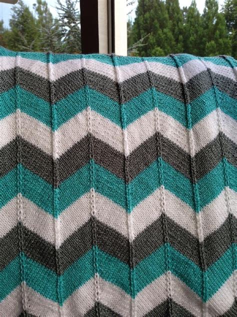 Crochet, knit & crochet, patterns. Chevron Baby Blanket and Chevron Throw Knitting pattern by ...