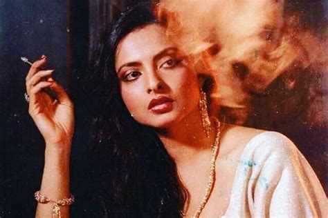 20 Pictures Of Rekha From Her Films