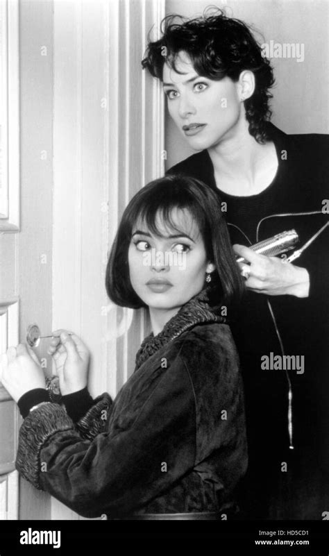 Nancy Drew From Left Tracy Ryan Joy Tanner 1995 © New Line Television Courtesy Everett