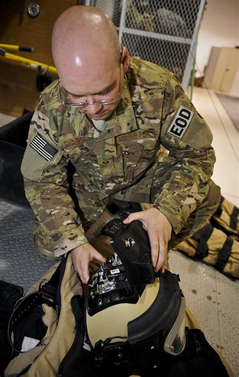 Day On The Job Eod Techs Us Air Forces Central News