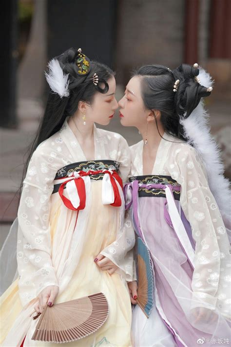 Cute Asian Girls Girls In Love Cute Lesbian Couples Traditional Fashion Traditional Outfits