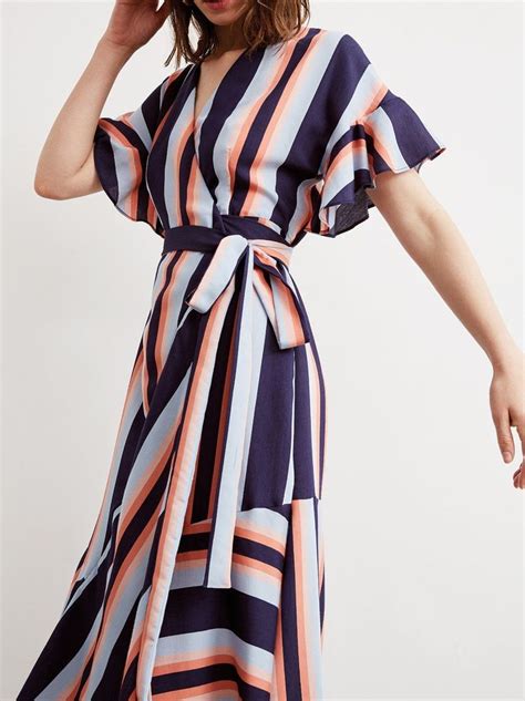Your Labor Day Weekend Packing List Solved Wrap Dress Weekend