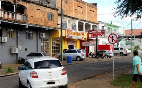 11 Ruas De Ouro Preto Do Oeste Recebem Placas De Mão única E Fiscalização Ficará A Cargo Da Pm E