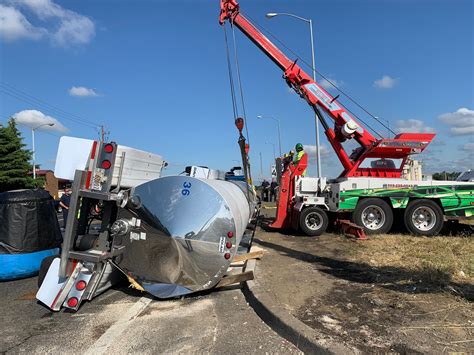 24/7 Tractor Trailer Towing in Beaver Springs, OR | Semi Towing