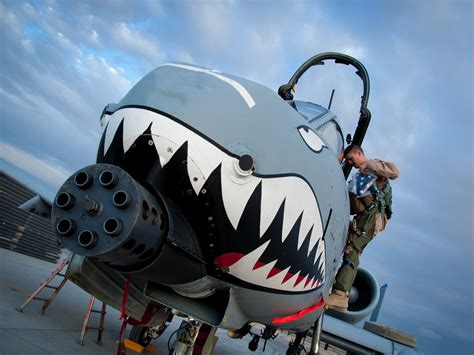 The Air Force Is Keeping The Beloved A 10 Warthog Business Insider