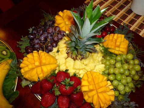 Pin By Summer Lilly سميرا On Food Decoration Fruit Platter Fruits