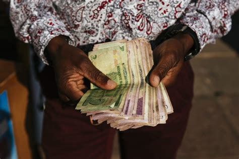 Zimbabwes Currency Turmoil Is Temporary Central Bank Chief Says