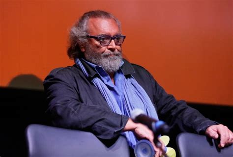 Tutto ciò che non si deve pensare e fare riassunto in 2 minuti esilaranti. Diego Abatantuono , conoscete la compagna? Chi è Giulia ...