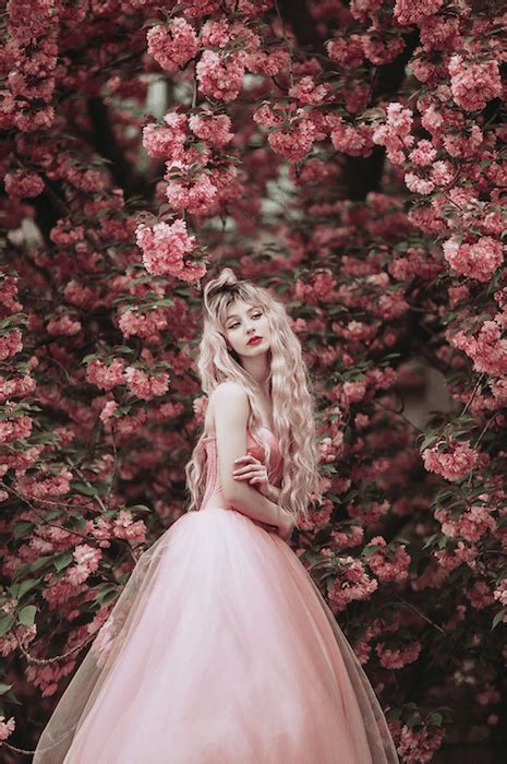 9 Enchanting Portraits With Flowers To Inspire You Expertphotography