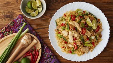 One version, cendawan goreng, is typically peppered. Mi Maggi Goreng Asam Laksa Tepus Sarawak