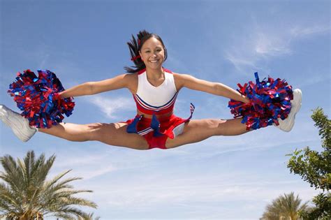 How Cheerleaders Can Perfect Their Toe Touches