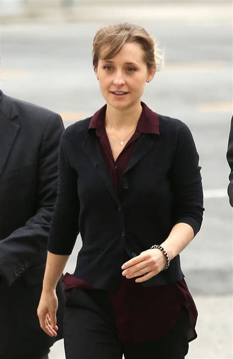 Smallville Actress Allison Mack Pleads Guilty In Sex Trafficking Cult Case