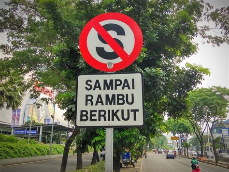 Ini Perbedaan Rambu Dilarang Parkir Dan Dilarang Berhenti Atau Stop Hyundai Mobil Indonesia
