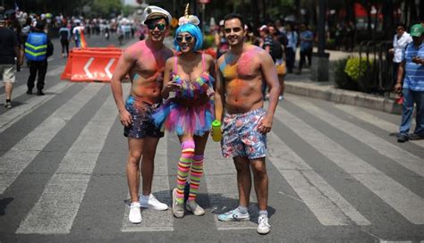 cerca de 28 mil personas fueron parte de la marcha por el orgullo gay en méxico [fotos] foto 1
